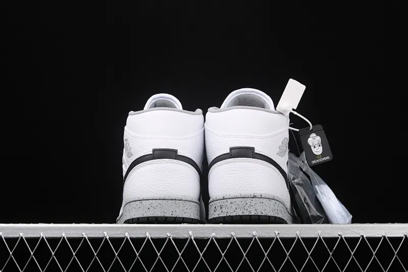 All categories Air Jordan Jordan series basketball shoes Air Jordan 1 Mid Air Jordan 1 Mid AJ1 Joe 1 splash gray China series basketball shoes 554725-115